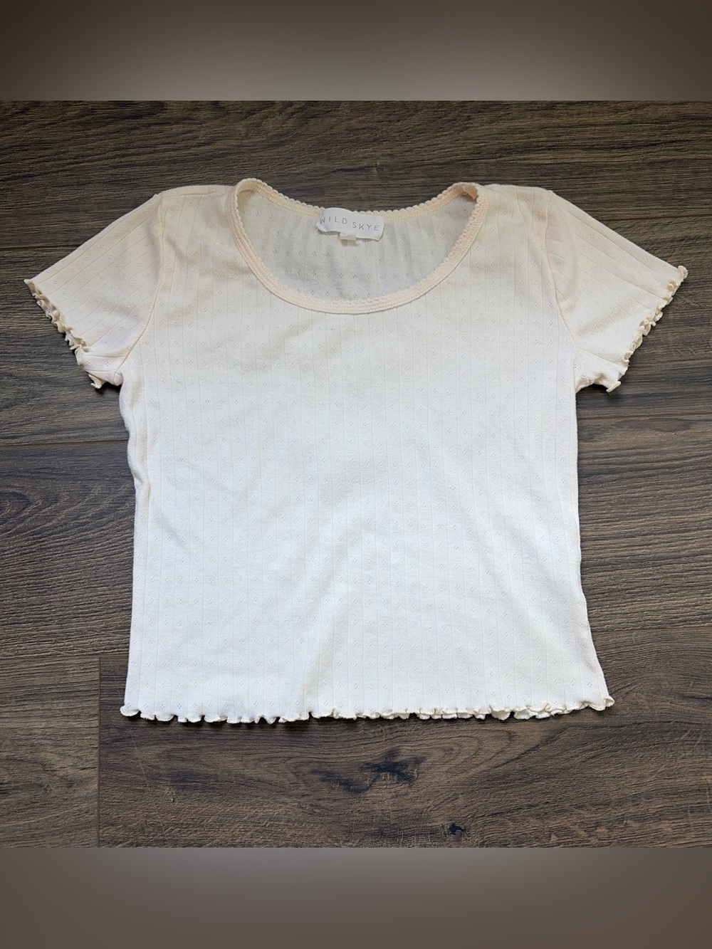Women’s Neutral Ribbed Scoop-Neck Delicate Lettuce-Edge T-Shirt - L